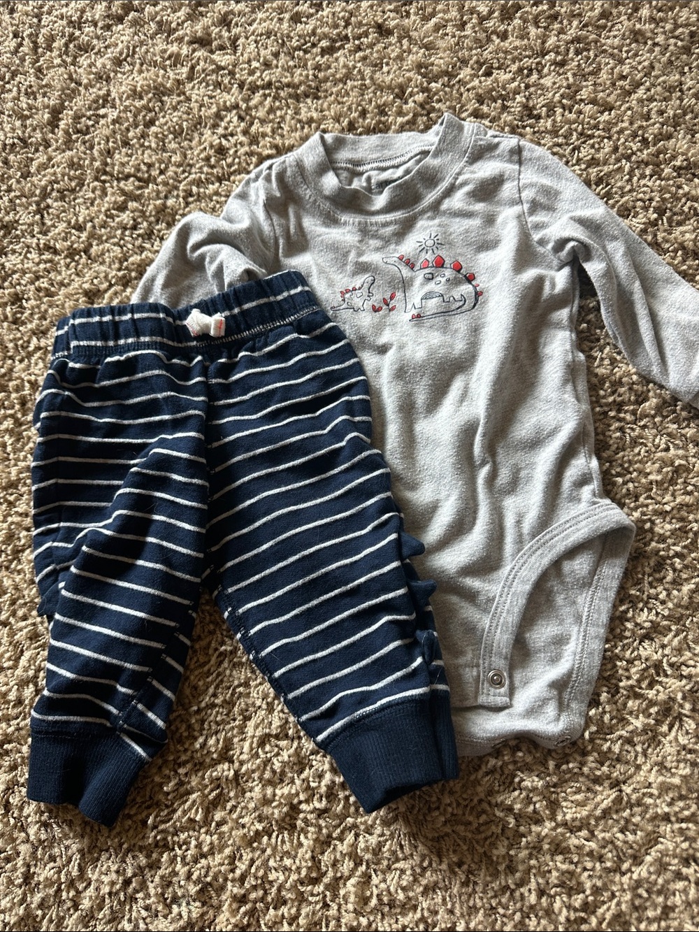 Gray Dinosaur Bodysuit & Navy Striped Pants Baby Set